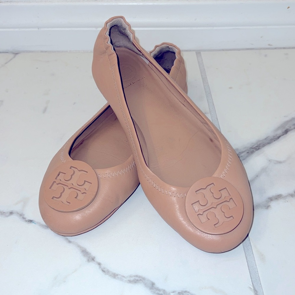Tory Burch Minnie Travel Ballet Flats Light Oak